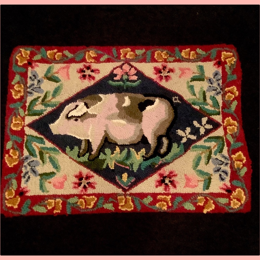 Pig Primative Folk Art Floral Rectangular Hooked Rug Wall Hanging